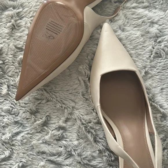 Mango Pumps - Picture 2 of 2